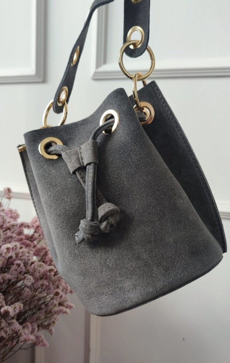 BOHO-CHIC SUEDE DRAWSTRING HOBO BAG